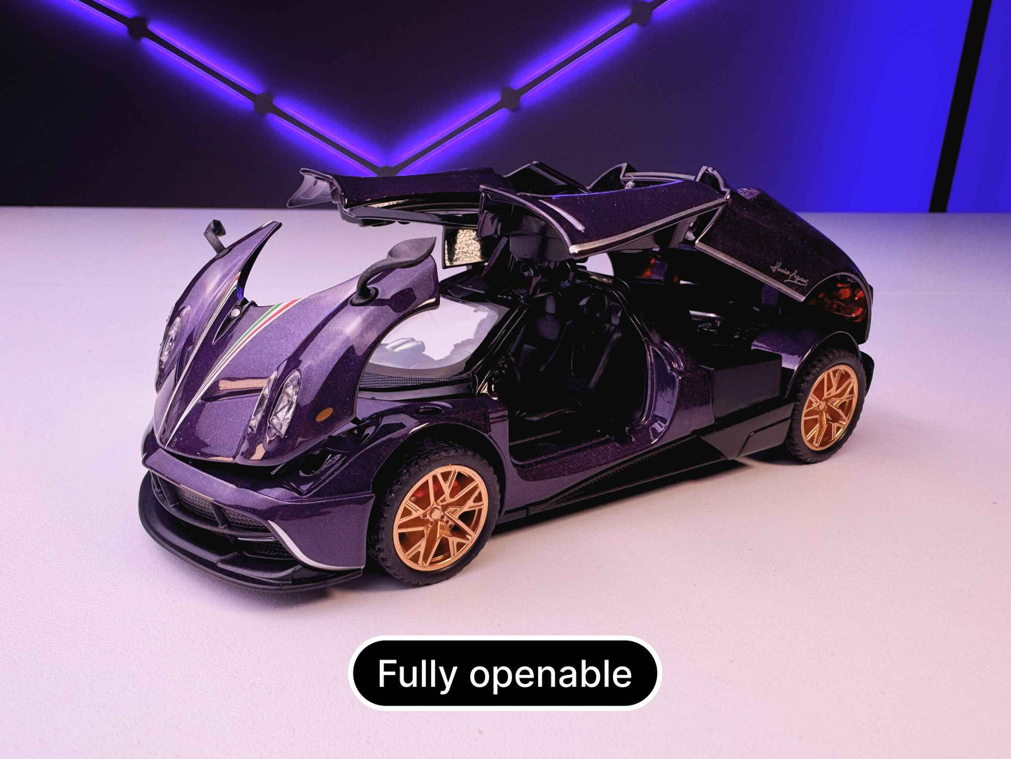 1:32 Pagani Huayra, Detailed and Fully Openable Scale Mode